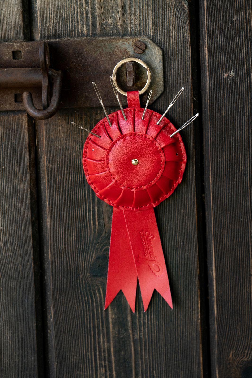 Smart Grooming Rosette Pincushion Keyring